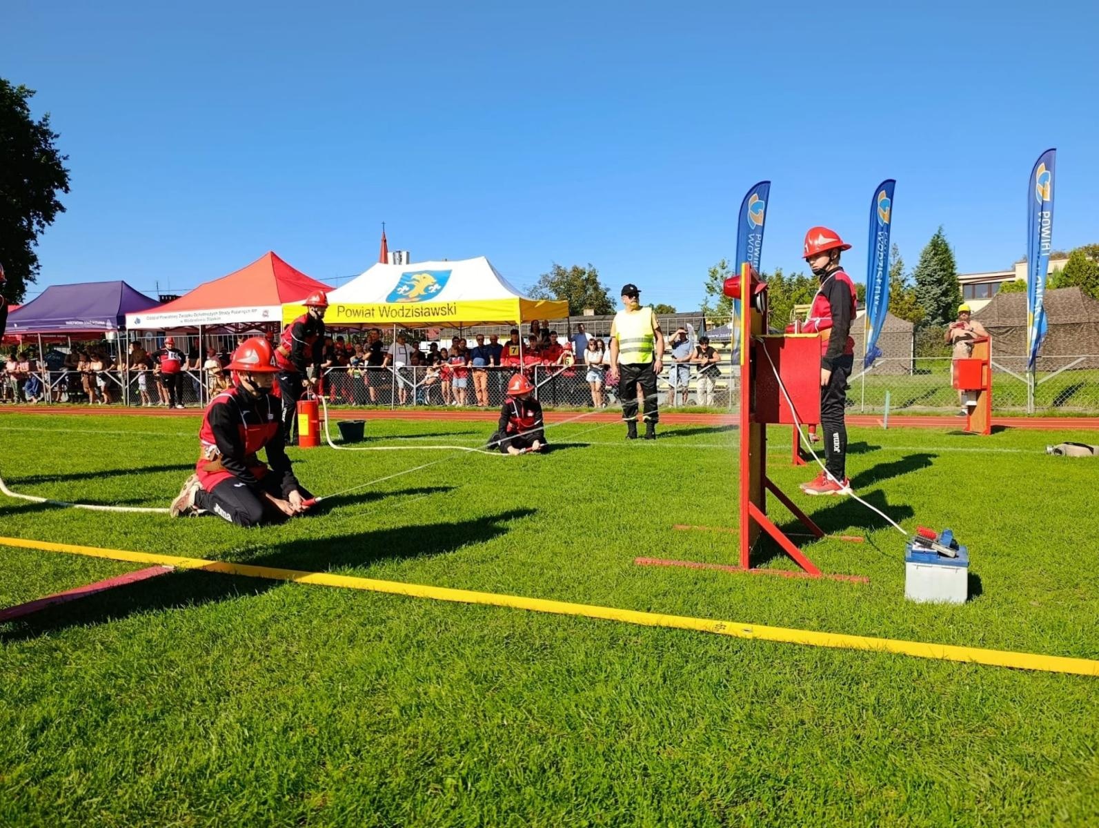 Zdjęcie w galerii na portalu naszwodzislaw.com: Strażacy z całego powiatu rywalizowali w Godowie. Znamy zwycięzców [FOTO] wiadomości z regionu