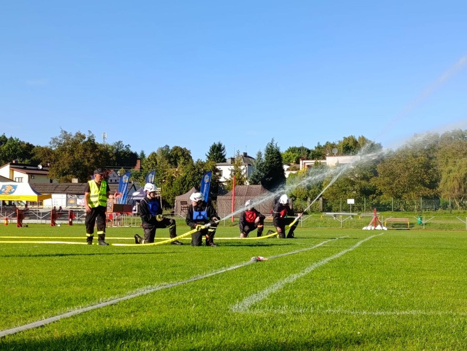 Zdjęcie w galerii na portalu naszwodzislaw.com: Strażacy z całego powiatu rywalizowali w Godowie. Znamy zwycięzców [FOTO] wiadomości z regionu