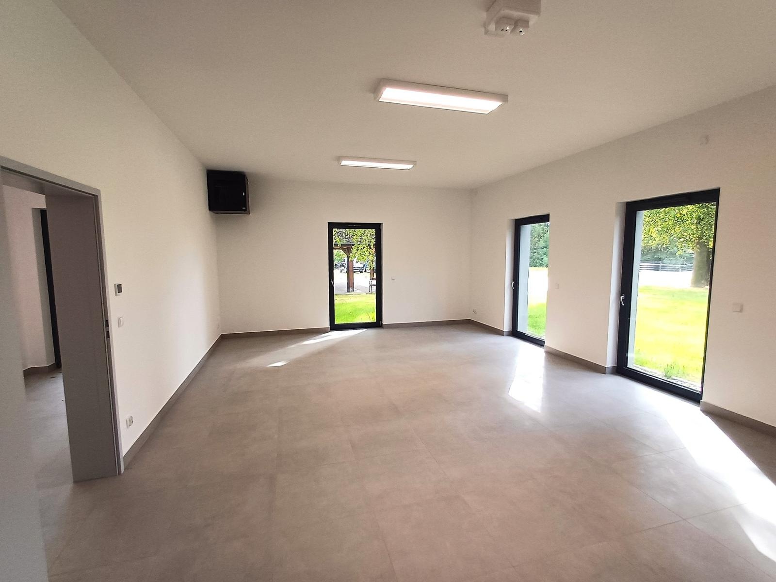 Zdjęcie w galerii na portalu naszwodzislaw.com: Remiza w Łaziskach już po rozbudowie. Powstał też nowy obiekt treningowy dla strażaków wiadomości z regionu