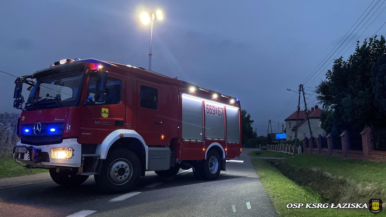 Zdjęcie w galerii na portalu naszwodzislaw.com: Policja wyjaśnia okoliczności wypadku w Łaziskach. Sprawca mógł być pod wpływem narkotyków! wiadomości z regionu