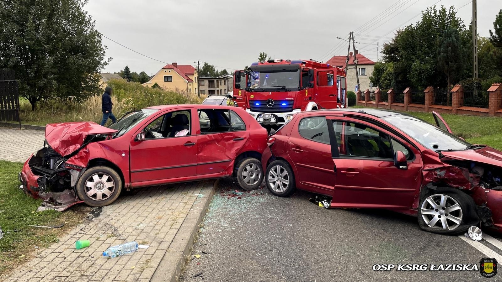 Zdjęcie w galerii na portalu naszwodzislaw.com: Policja wyjaśnia okoliczności wypadku w Łaziskach. Sprawca mógł być pod wpływem narkotyków! wiadomości z regionu