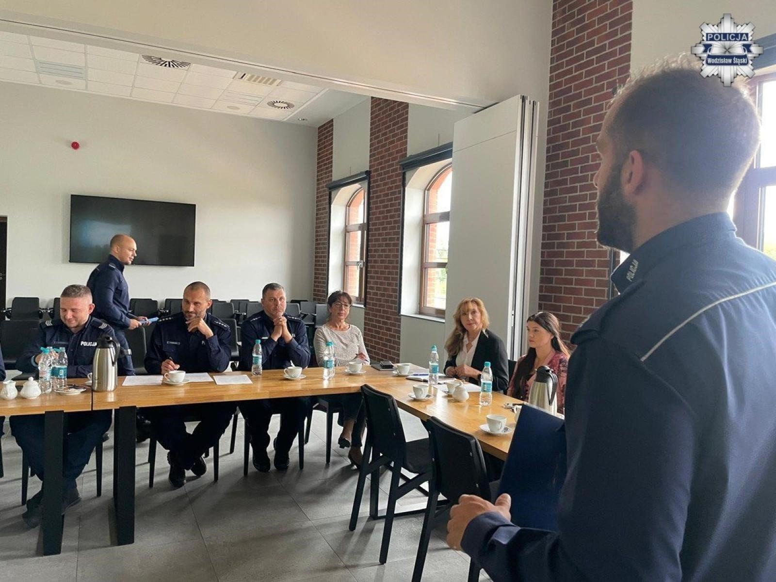 Zdjęcie w galerii na portalu naszwodzislaw.com: Debata społeczna na temat bezpieczeństwa seniorów w Wodzisławiu Śląskim wiadomości z regionu