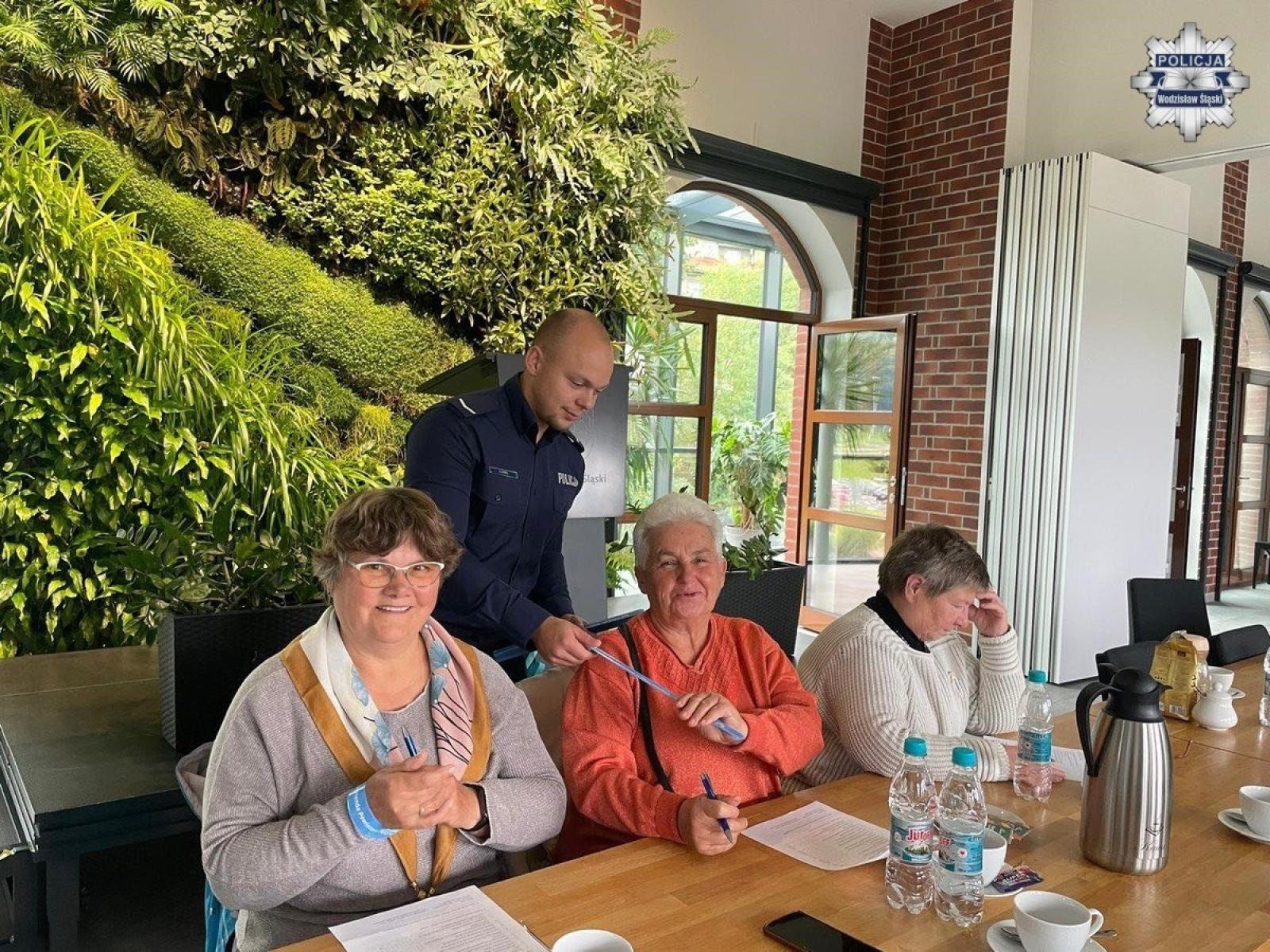 Zdjęcie w galerii na portalu naszwodzislaw.com: Debata społeczna na temat bezpieczeństwa seniorów w Wodzisławiu Śląskim wiadomości z regionu