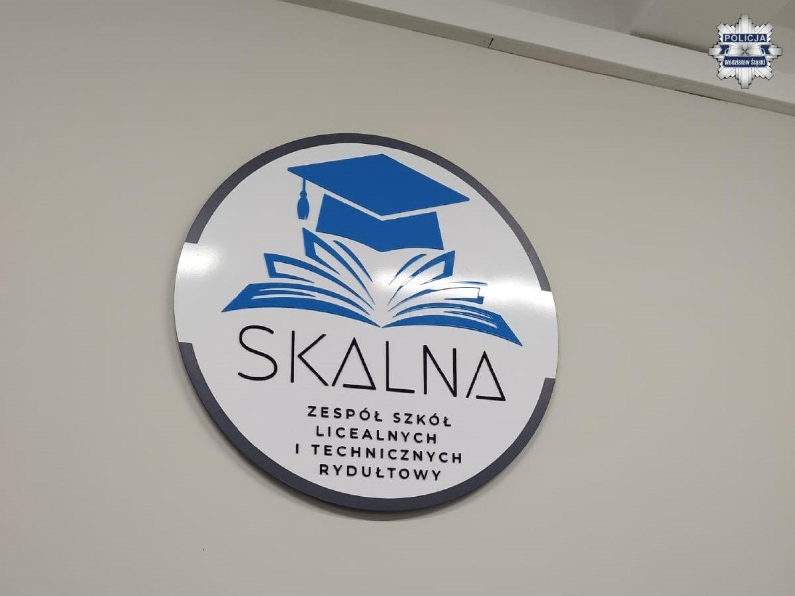 Zdjęcie w galerii na portalu naszwodzislaw.com: Wodzisławscy policjanci przeprowadzili lekcję pierwszej pomocy wiadomości z regionu