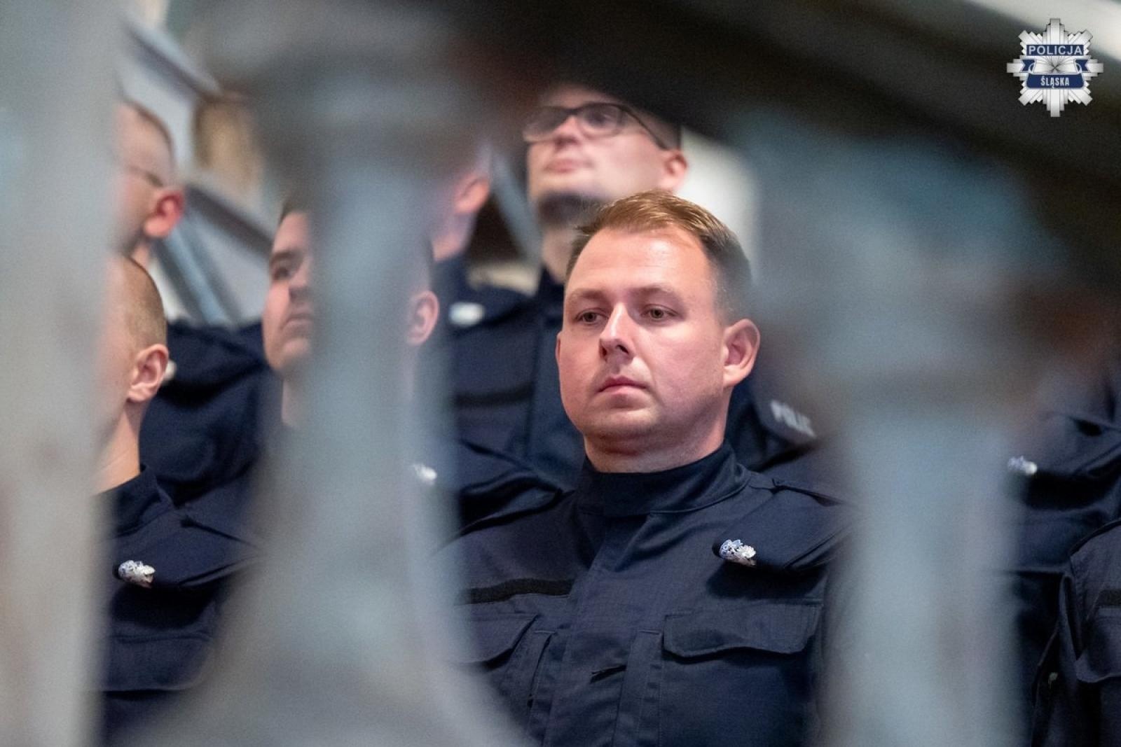 Zdjęcie w galerii na portalu naszwodzislaw.com: Nowi policjanci ślubowali w Śląskim Urzędzie Wojewódzkim [FOTO] wiadomości z regionu