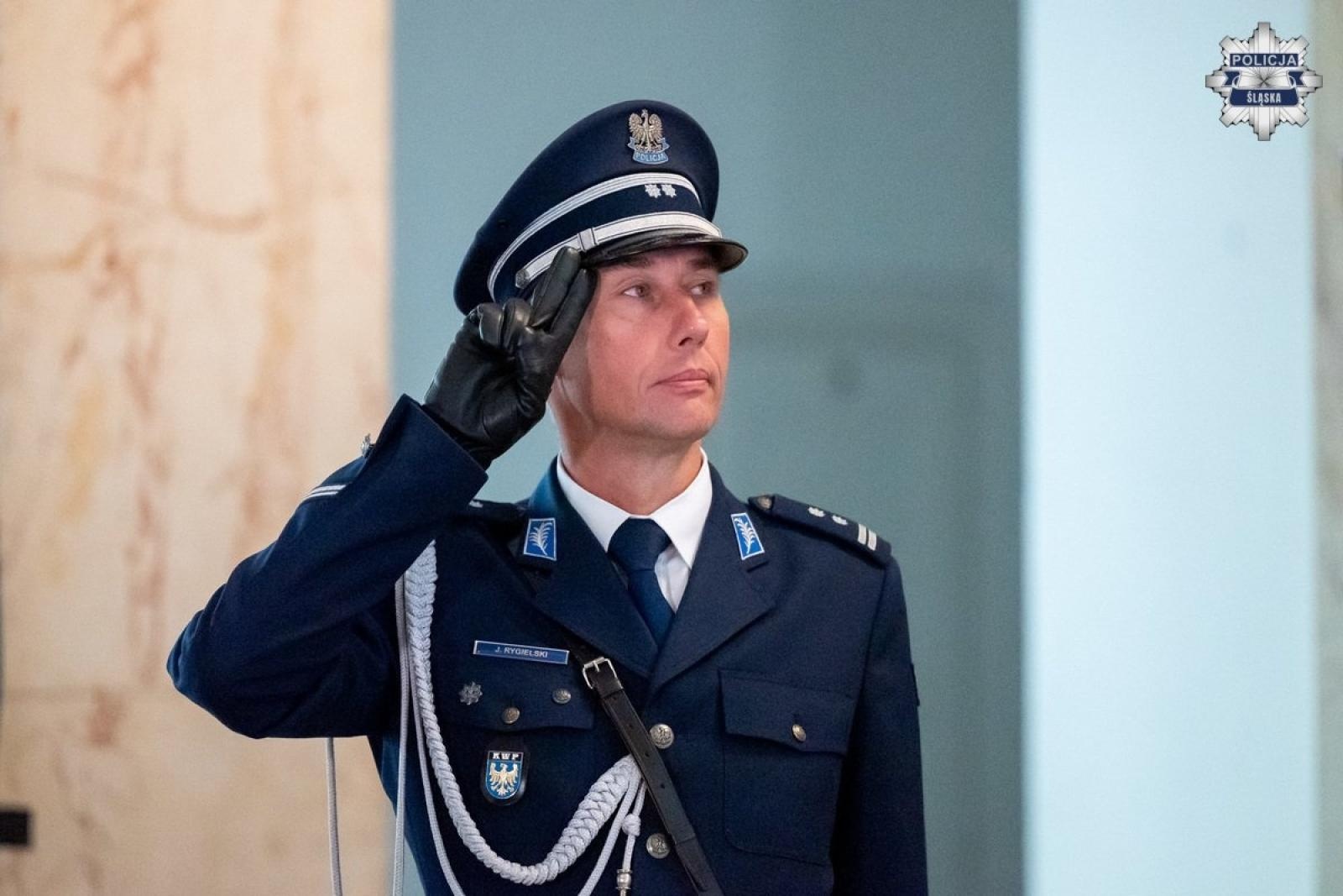 Zdjęcie w galerii na portalu naszwodzislaw.com: Nowi policjanci ślubowali w Śląskim Urzędzie Wojewódzkim [FOTO] wiadomości z regionu