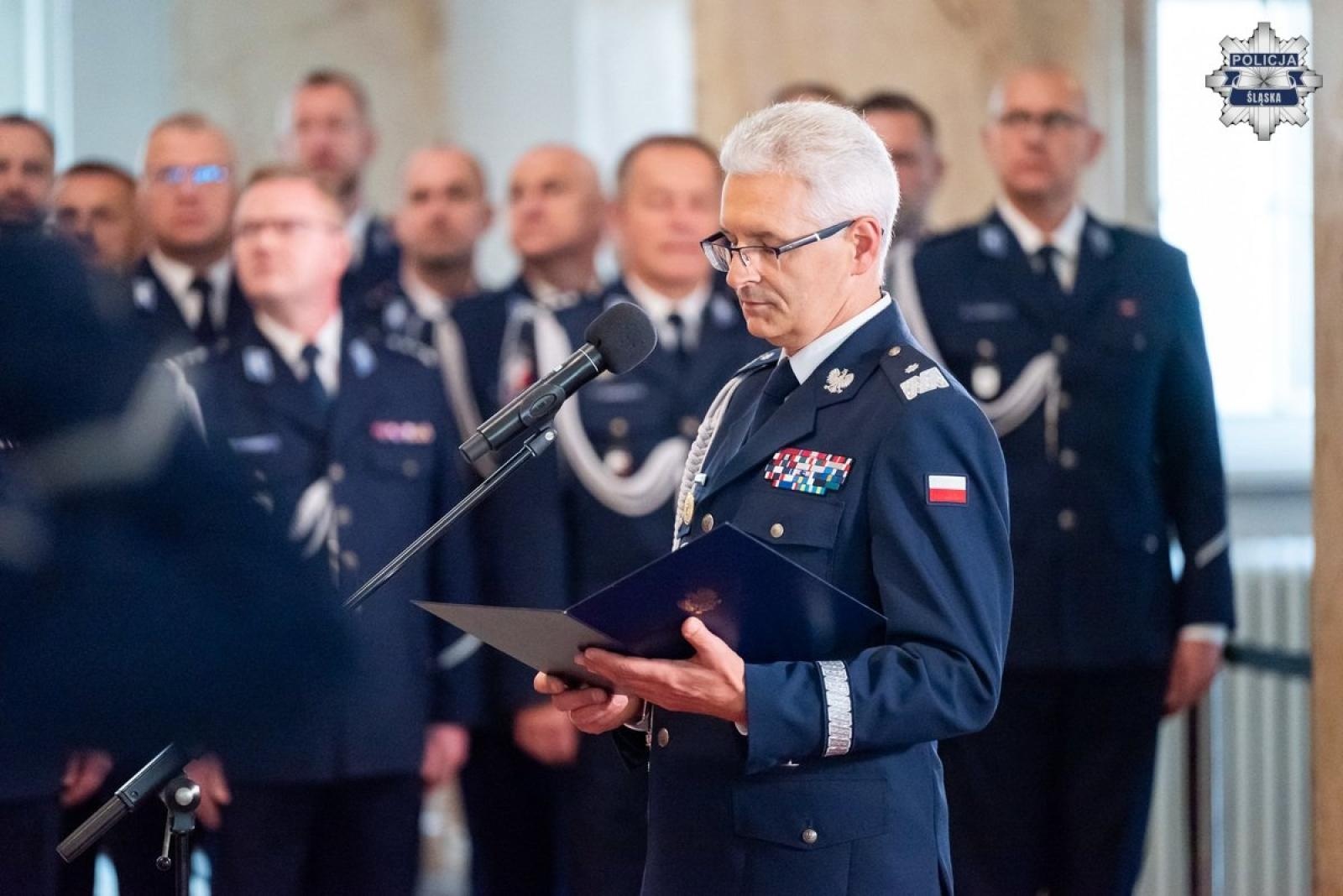 Zdjęcie w galerii na portalu naszwodzislaw.com: Nowi policjanci ślubowali w Śląskim Urzędzie Wojewódzkim [FOTO] wiadomości z regionu