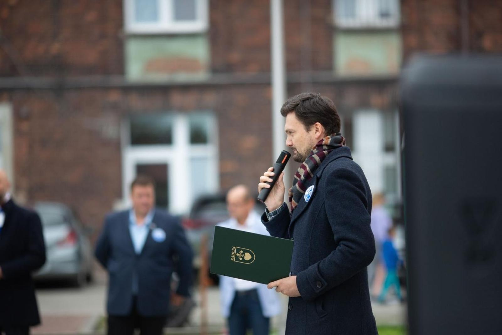 Zdjęcie w galerii na portalu naszwodzislaw.com: W Radlinie oficjalnie otwarto nowy obiekt multisportowy [FOTO] wiadomości z regionu