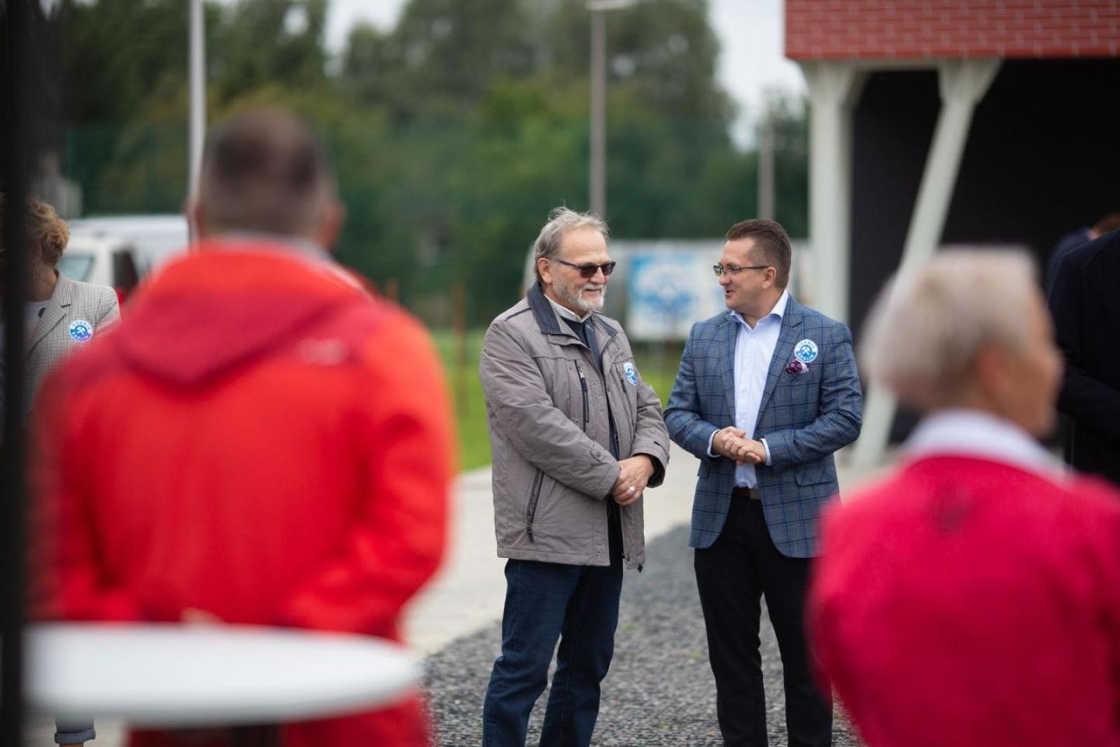 Zdjęcie w galerii na portalu naszwodzislaw.com: W Radlinie oficjalnie otwarto nowy obiekt multisportowy [FOTO] wiadomości z regionu