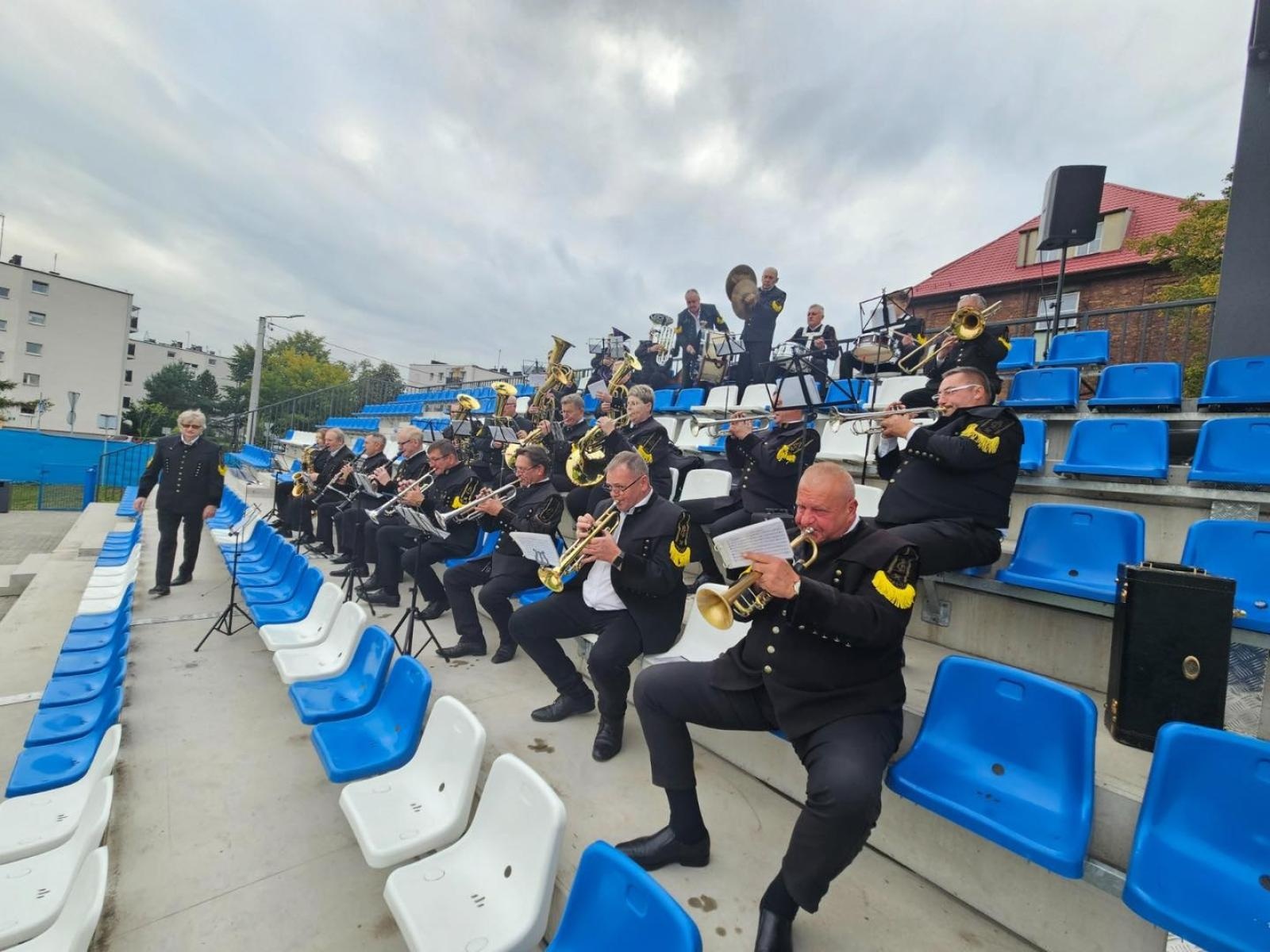 Zdjęcie w galerii na portalu naszwodzislaw.com: W Radlinie oficjalnie otwarto nowy obiekt multisportowy [FOTO] wiadomości z regionu