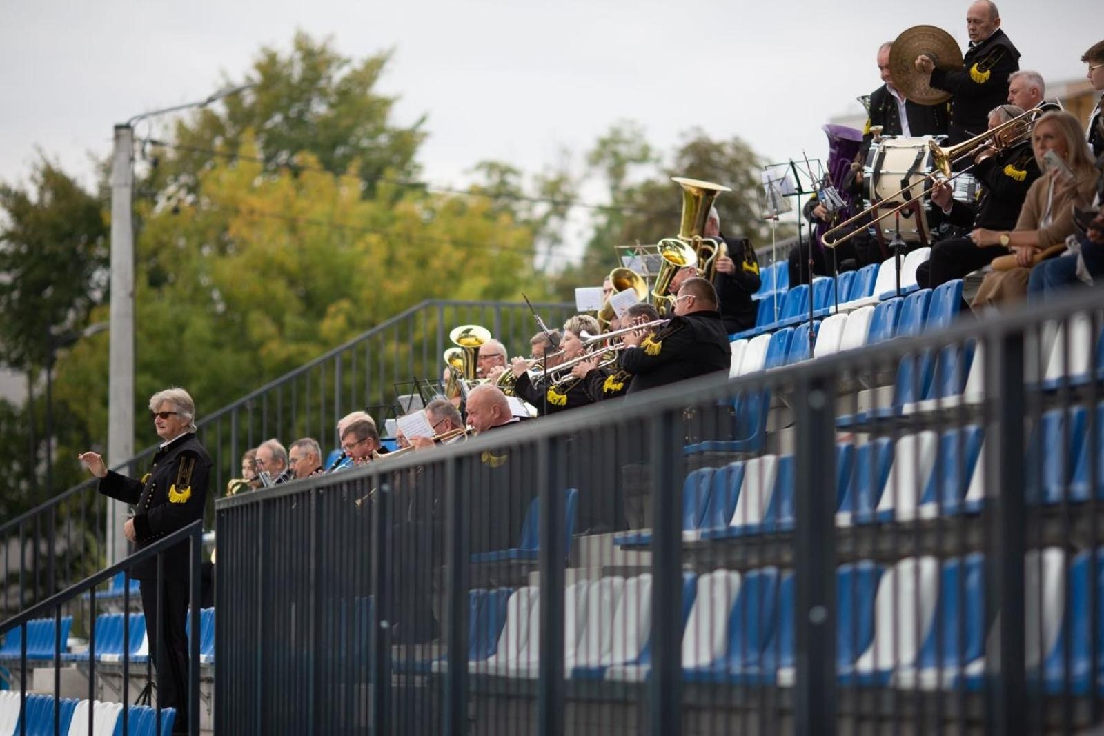 Zdjęcie w galerii na portalu naszwodzislaw.com: W Radlinie oficjalnie otwarto nowy obiekt multisportowy [FOTO] wiadomości z regionu
