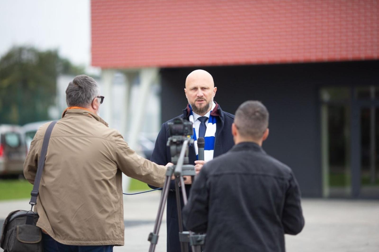 Zdjęcie w galerii na portalu naszwodzislaw.com: W Radlinie oficjalnie otwarto nowy obiekt multisportowy [FOTO] wiadomości z regionu