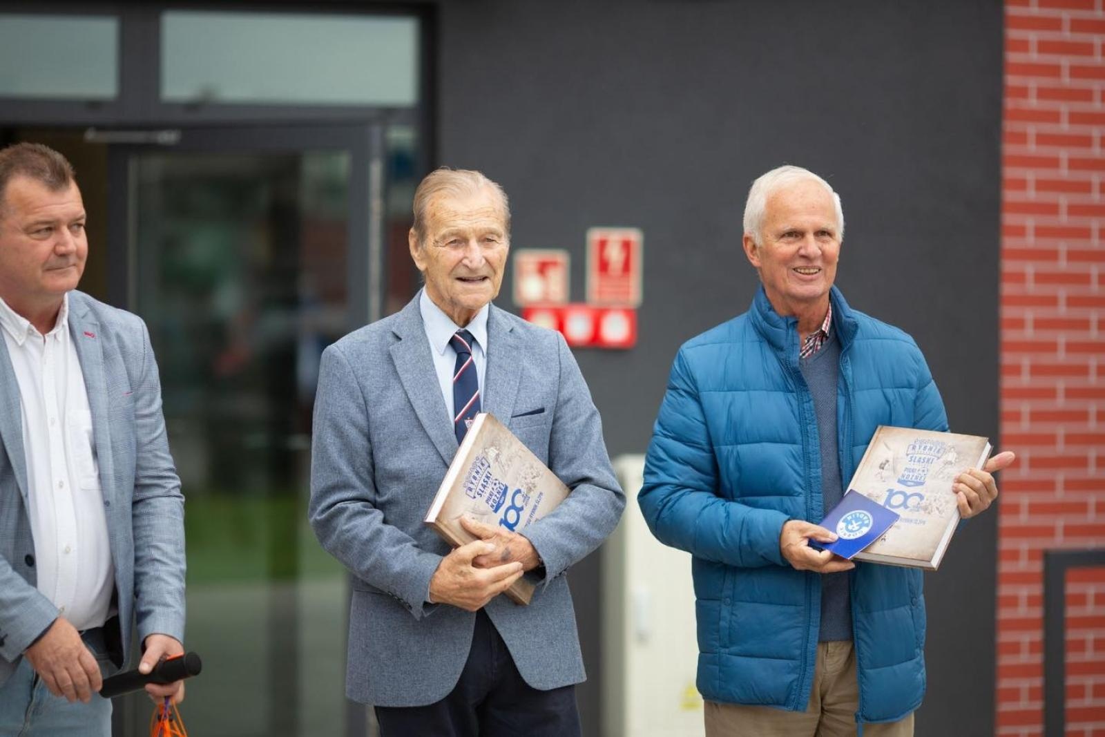 Zdjęcie w galerii na portalu naszwodzislaw.com: W Radlinie oficjalnie otwarto nowy obiekt multisportowy [FOTO] wiadomości z regionu