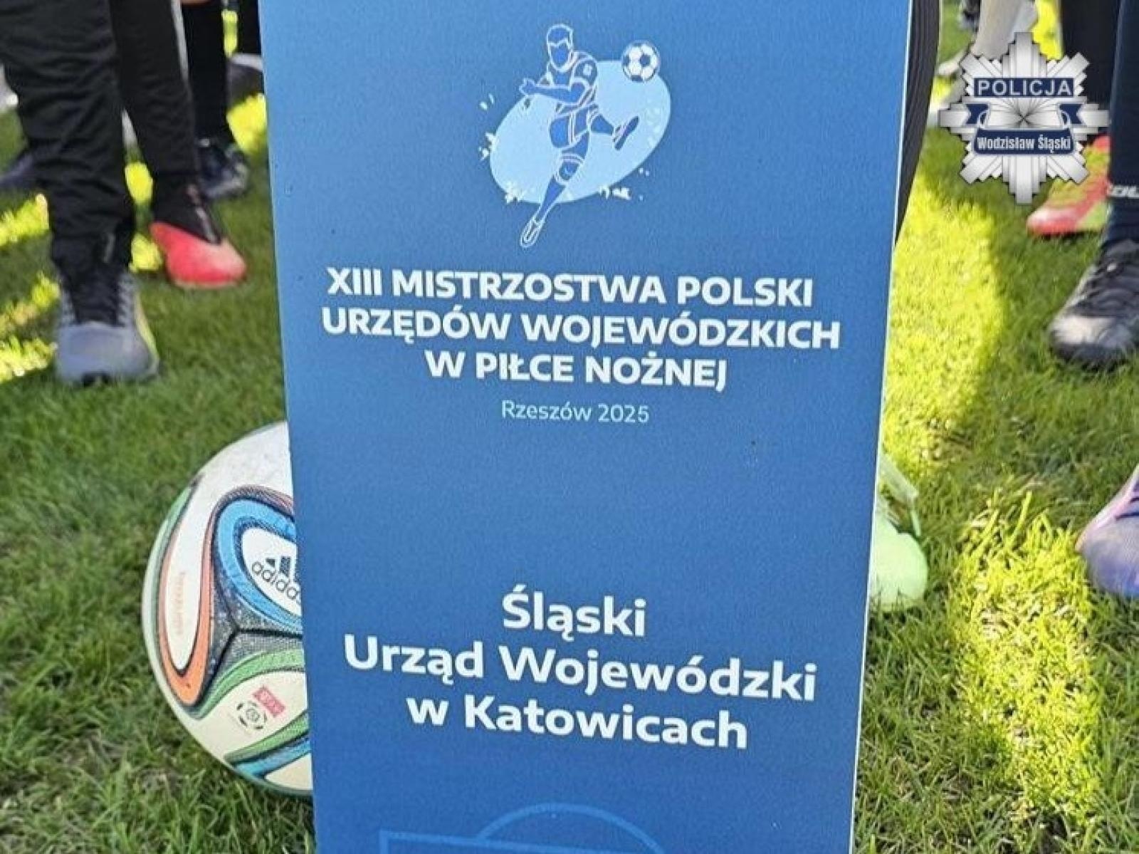 Zdjęcie w galerii na portalu naszwodzislaw.com: Drużyna Urzędu Wojewódzkiego mistrzem Polski. Policjant z Wodzisławia Śląskiego w zwycięskim składzie wiadomości z regionu