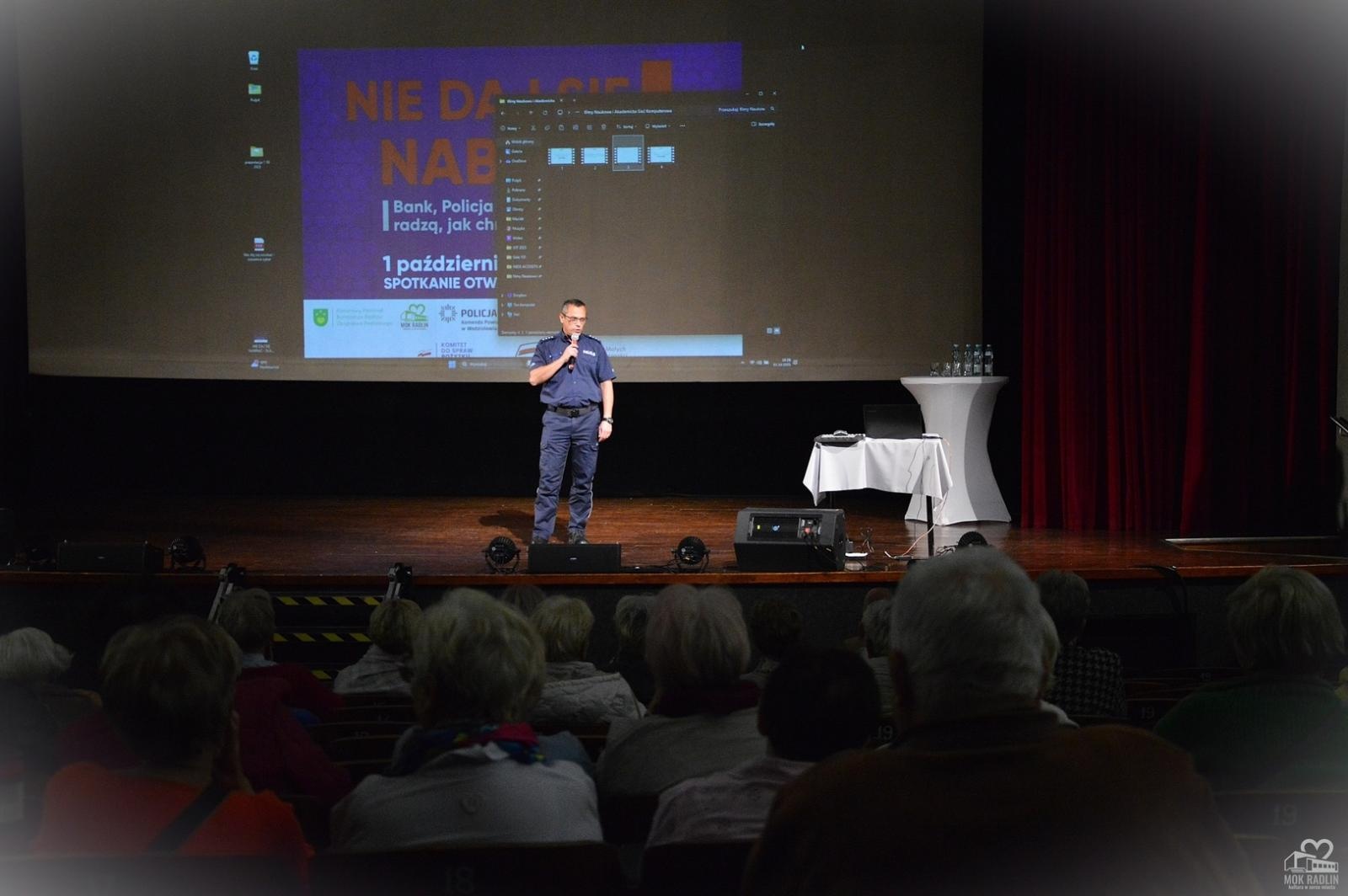 Zdjęcie w galerii na portalu naszwodzislaw.com: Nie daj się nabrać. Spotkanie profilaktyczne w Radlinie [FOTO] wiadomości z regionu