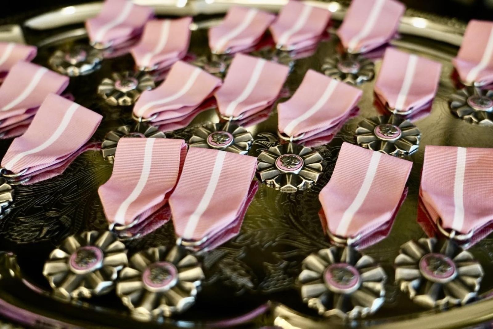 Zdjęcie w galerii na portalu naszwodzislaw.com: Złote Gody w Rydułtowach. Jubilaci z medalami  wiadomości z regionu