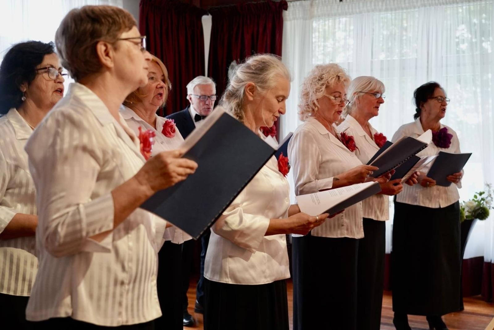 Zdjęcie w galerii na portalu naszwodzislaw.com: Złote Gody w Rydułtowach. Jubilaci z medalami  wiadomości z regionu
