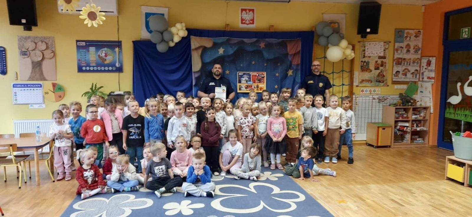 Zdjęcie w galerii na portalu naszwodzislaw.com: Rydułtowy: Strażnicy miejscy odwiedzili szkoły i przedszkola wiadomości z regionu