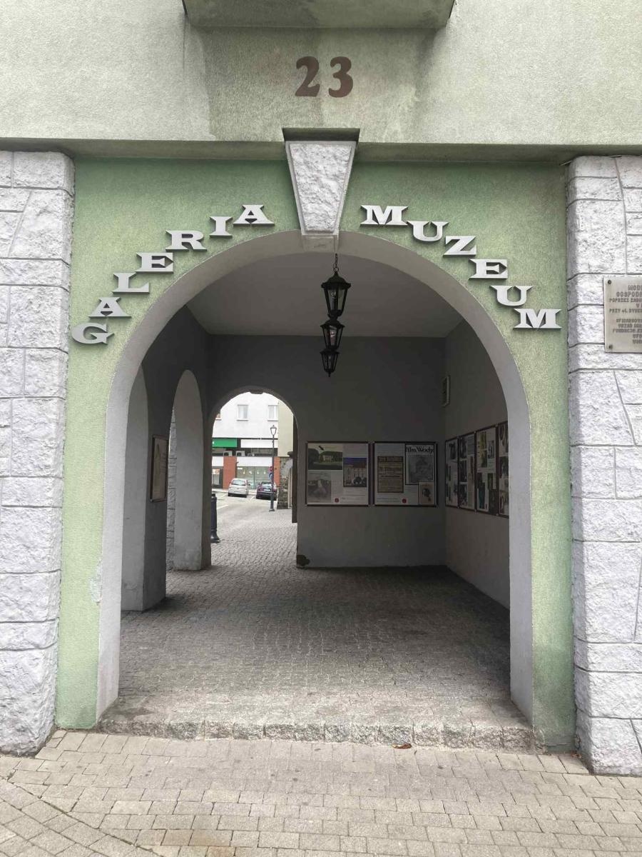 Zdjęcie w galerii na portalu naszwodzislaw.com: Wodzisławska Pola Negri w Galerii Muzealnej wiadomości z regionu