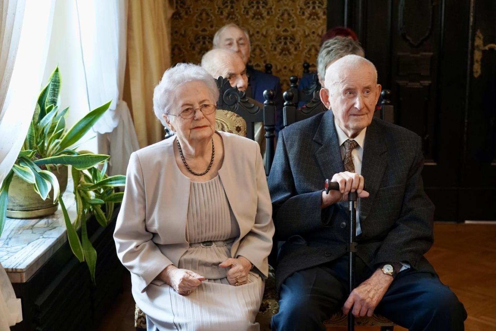 Zdjęcie w galerii na portalu naszwodzislaw.com: Rydułtowy: Od szmaragdów po kamień. Małżeńskie gody pełne wzruszeń wiadomości z regionu