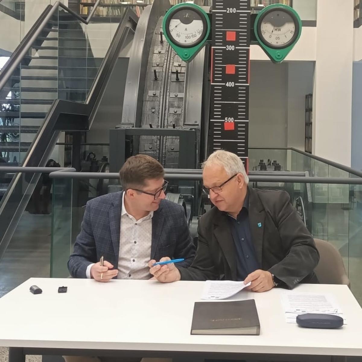 Zdjęcie w galerii na portalu naszwodzislaw.com: Pszów: Podpisano umowę na rewitalizację terenów po kopalni Anna wiadomości z regionu