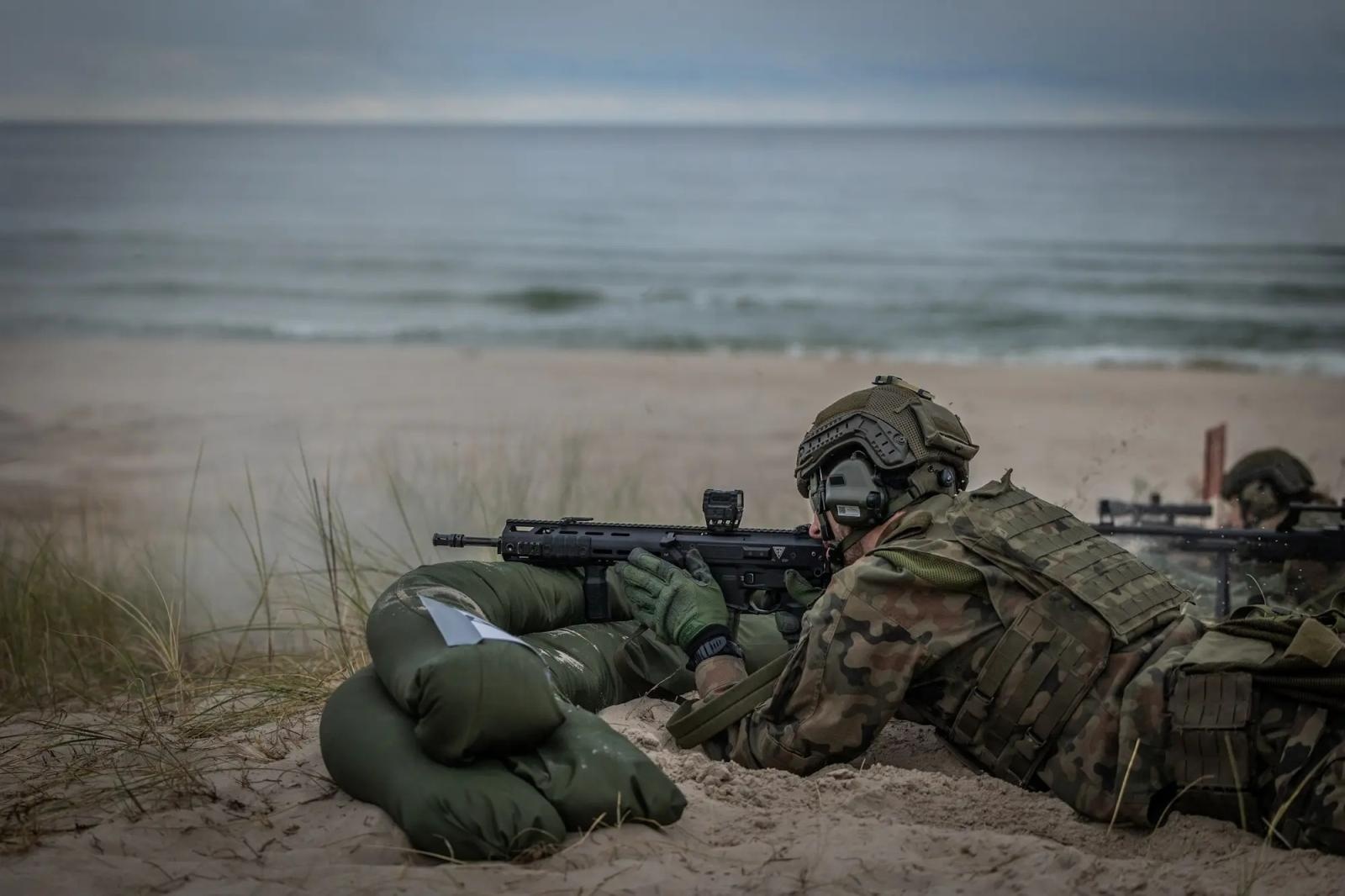 Zdjęcie w galerii na portalu naszwodzislaw.com: Śląscy żołnierze WOT triumfowali podczas zawodów użyteczno-taktycznych w Ustce wiadomości z regionu