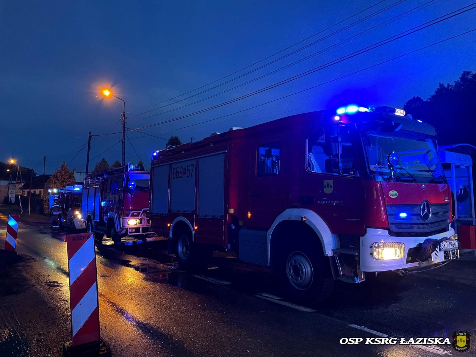 Zdjęcie w galerii na portalu naszwodzislaw.com: Ogromna akcja gaśnicza w Mszanie. Palił się dom przyjęć [FOTO] wiadomości z regionu