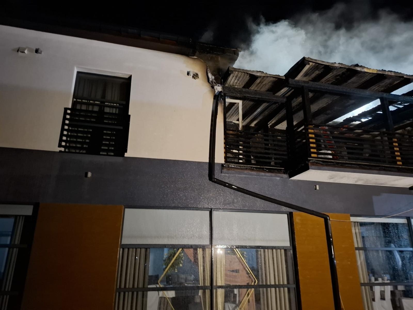 Zdjęcie w galerii na portalu naszwodzislaw.com: Ogromna akcja gaśnicza w Mszanie. Palił się dom przyjęć [FOTO] wiadomości z regionu