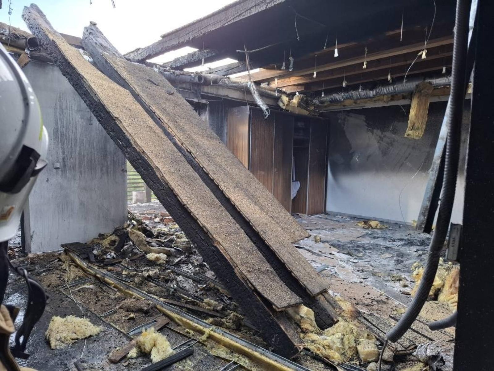 Zdjęcie w galerii na portalu naszwodzislaw.com: Ogromna akcja gaśnicza w Mszanie. Palił się dom przyjęć [FOTO] wiadomości z regionu