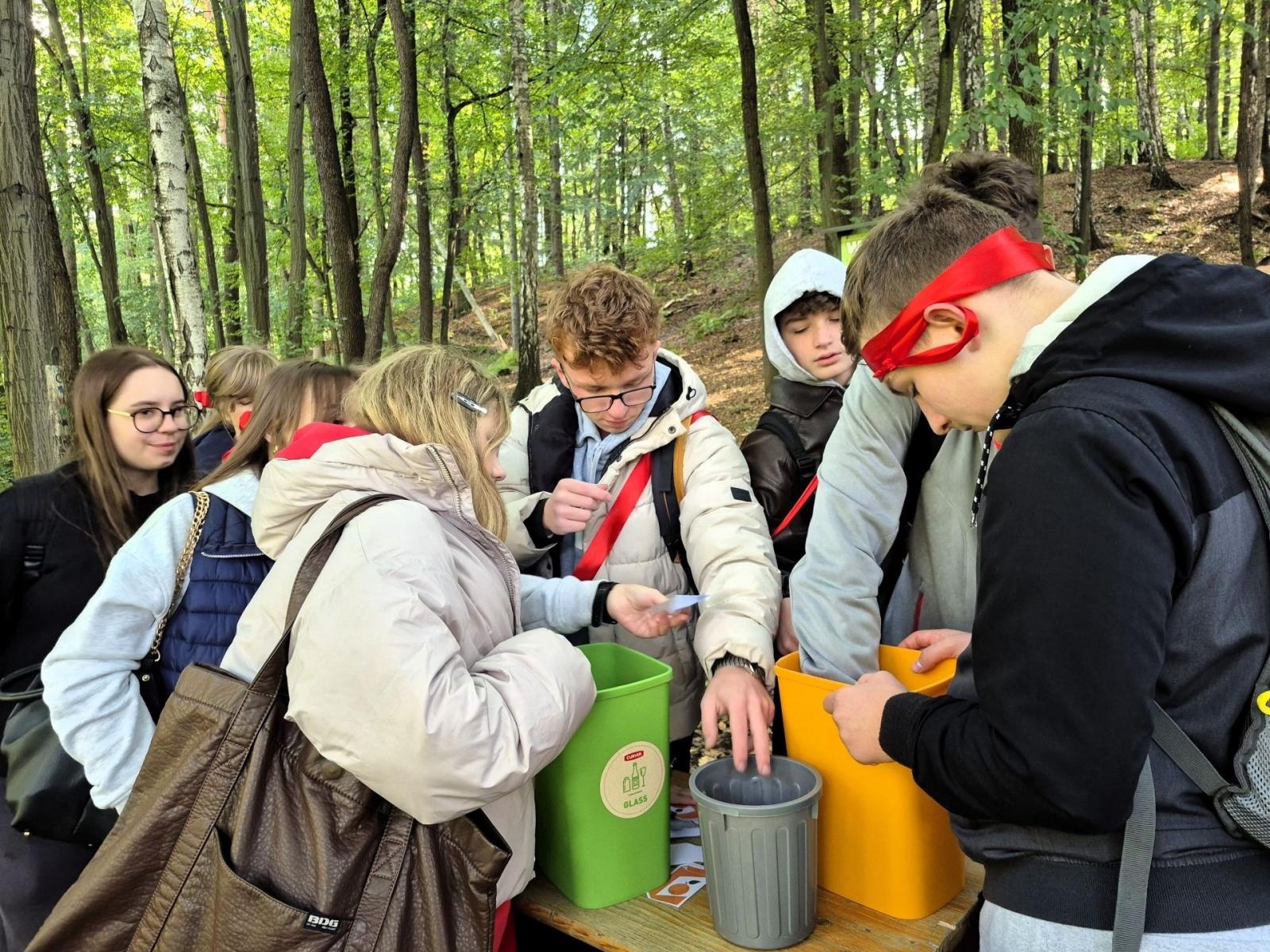 Zdjęcie w galerii na portalu naszwodzislaw.com: Powiat Express: Zielona misja. Pierwsze w historii powiatu wydarzenie ekologiczne [FOTO] wiadomości z regionu