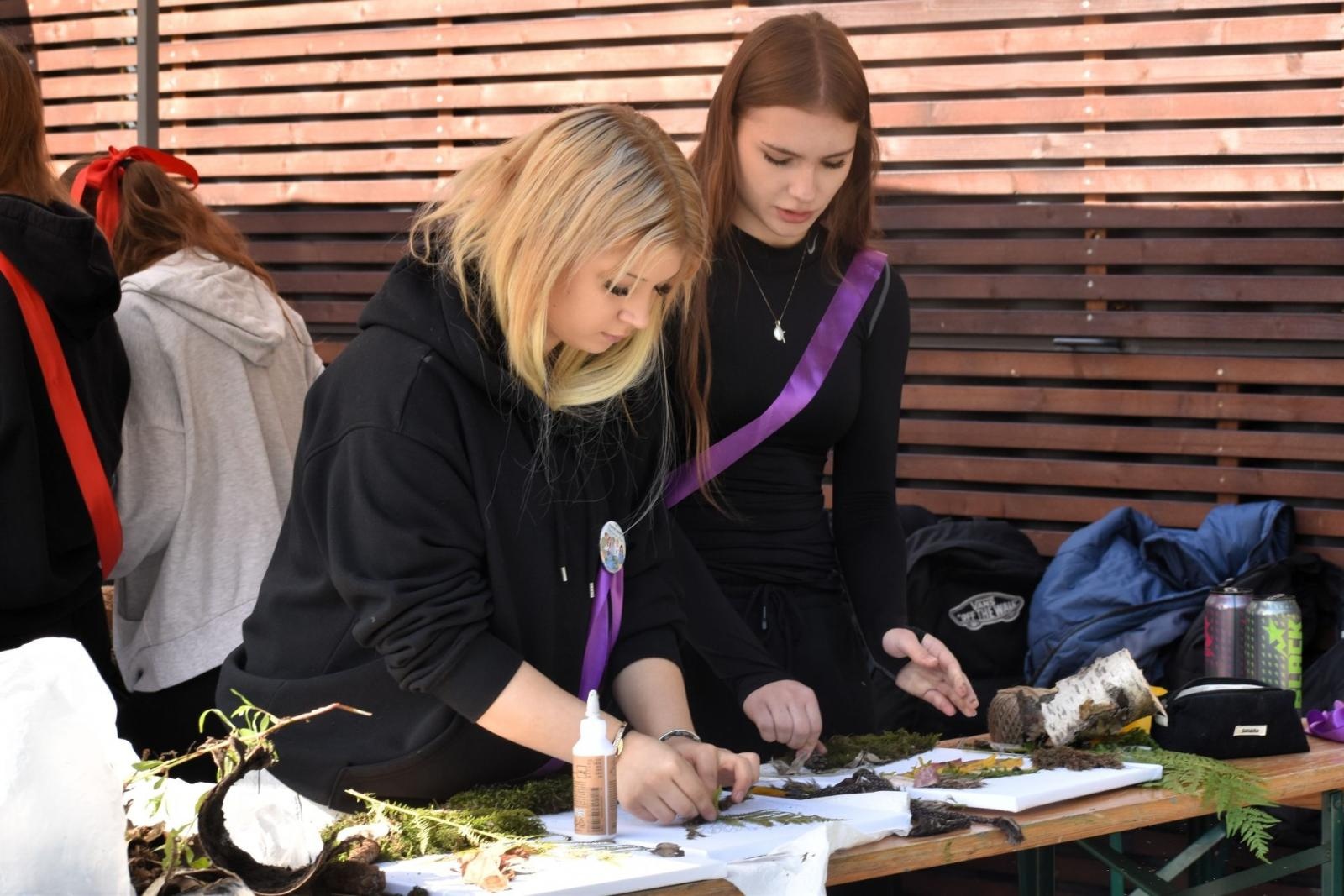 Zdjęcie w galerii na portalu naszwodzislaw.com: Powiat Express: Zielona misja. Pierwsze w historii powiatu wydarzenie ekologiczne [FOTO] wiadomości z regionu