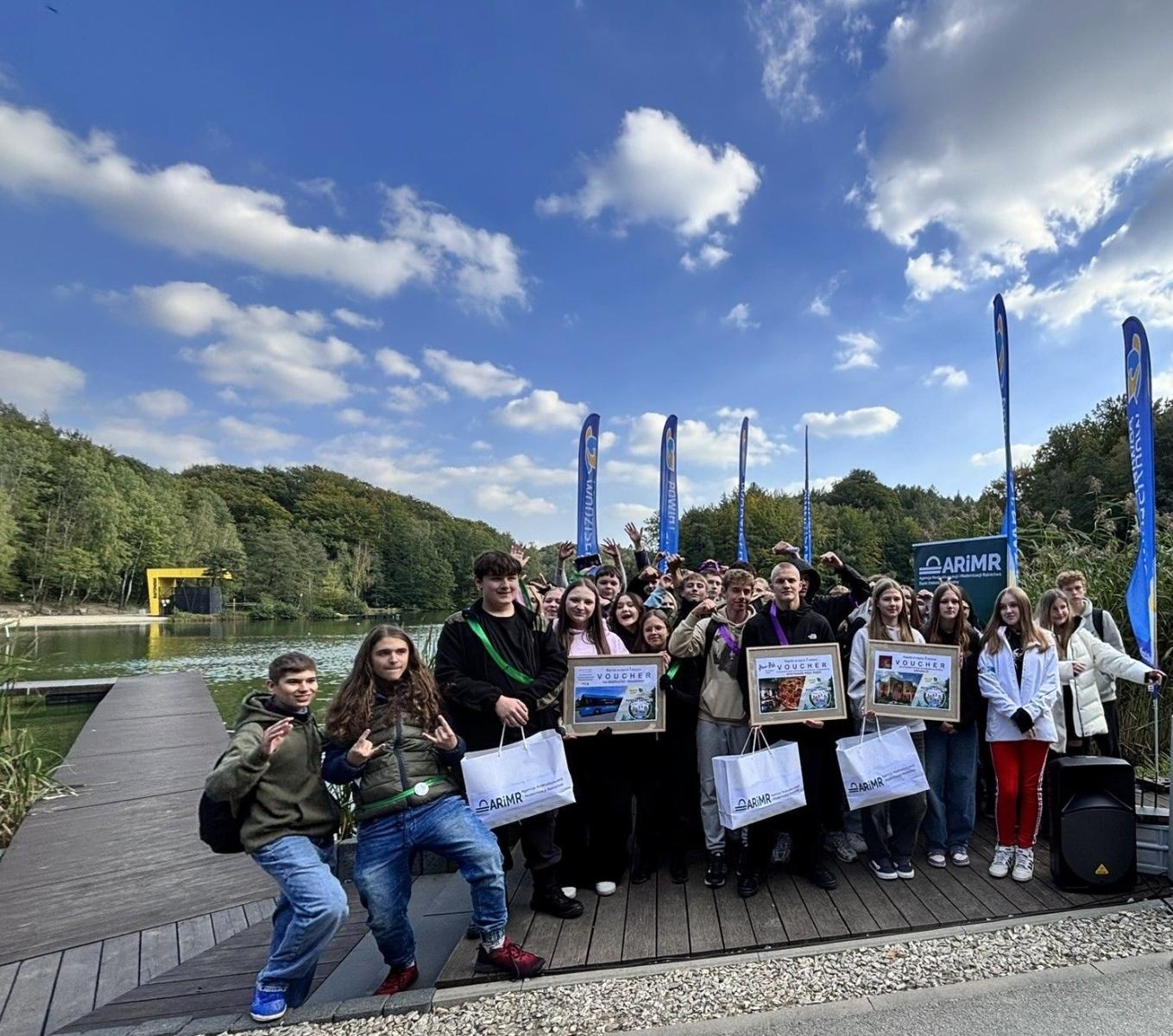 Zdjęcie w galerii na portalu naszwodzislaw.com: Powiat Express: Zielona misja. Pierwsze w historii powiatu wydarzenie ekologiczne [FOTO] wiadomości z regionu