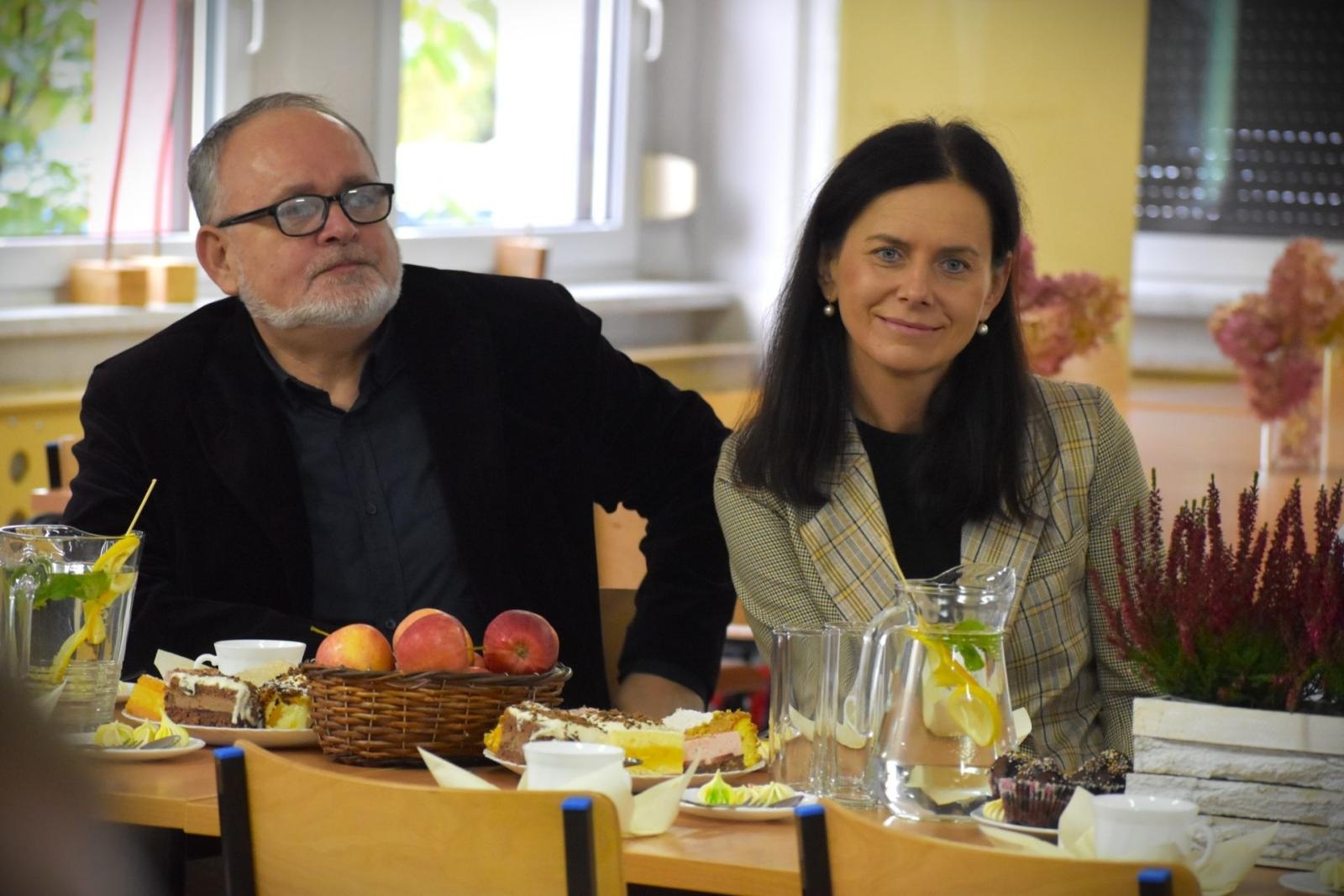 Zdjęcie w galerii na portalu naszwodzislaw.com: W jesiennych barwach rozpoczęli szkolną przygodę wiadomości z regionu