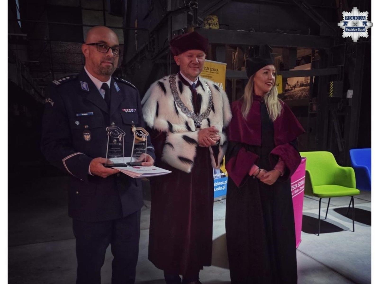 Zdjęcie w galerii na portalu naszwodzislaw.com: Inauguracja roku akademickiego z udziałem szefa wodzisławskich policjantów wiadomości z regionu