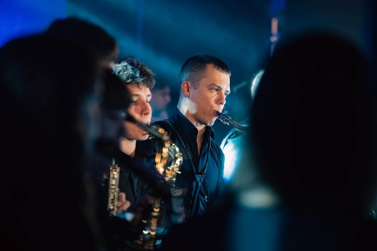 Zdjęcie w galerii na portalu naszwodzislaw.com: Magia dźwięków na Stacji Osiecka w Wodzisławiu Śląskim [FOTO] wiadomości z regionu