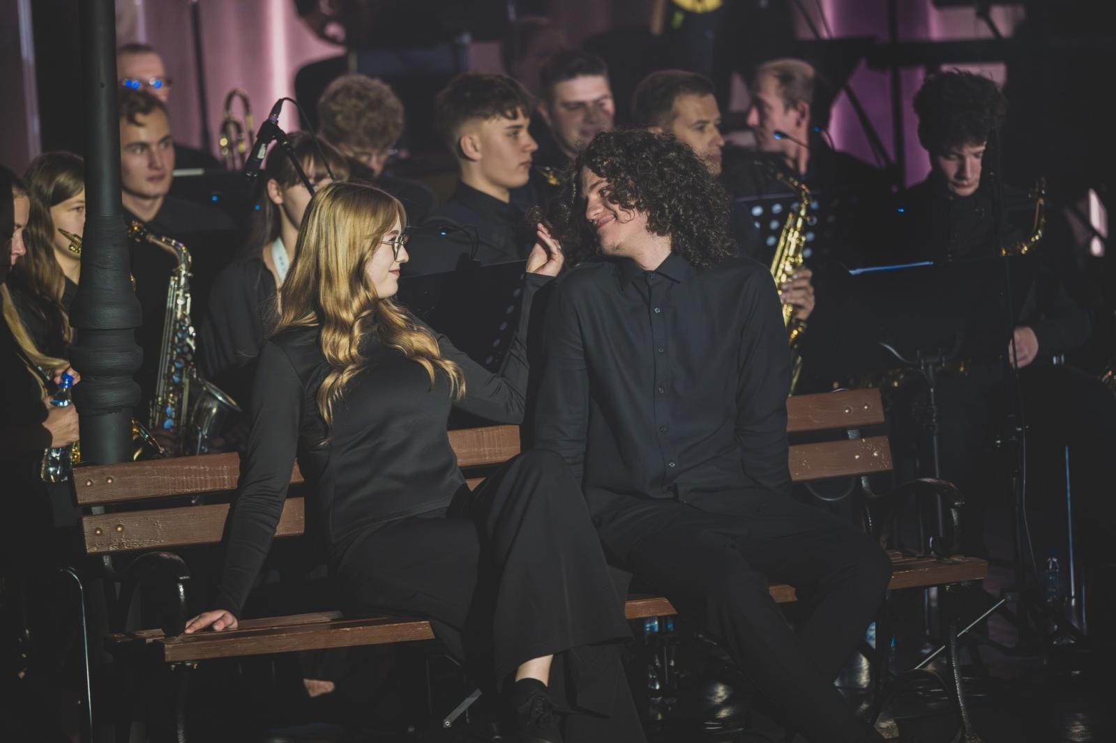 Zdjęcie w galerii na portalu naszwodzislaw.com: Magia dźwięków na Stacji Osiecka w Wodzisławiu Śląskim [FOTO] wiadomości z regionu