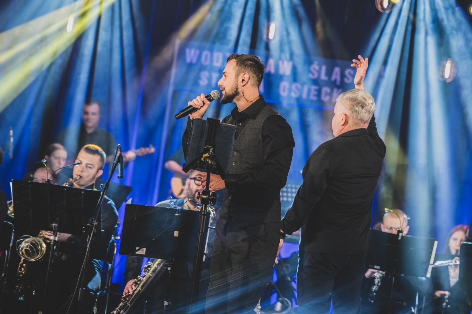 Zdjęcie w galerii na portalu naszwodzislaw.com: Magia dźwięków na Stacji Osiecka w Wodzisławiu Śląskim [FOTO] wiadomości z regionu