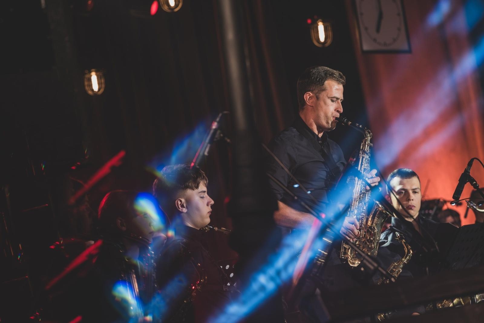 Zdjęcie w galerii na portalu naszwodzislaw.com: Magia dźwięków na Stacji Osiecka w Wodzisławiu Śląskim [FOTO] wiadomości z regionu