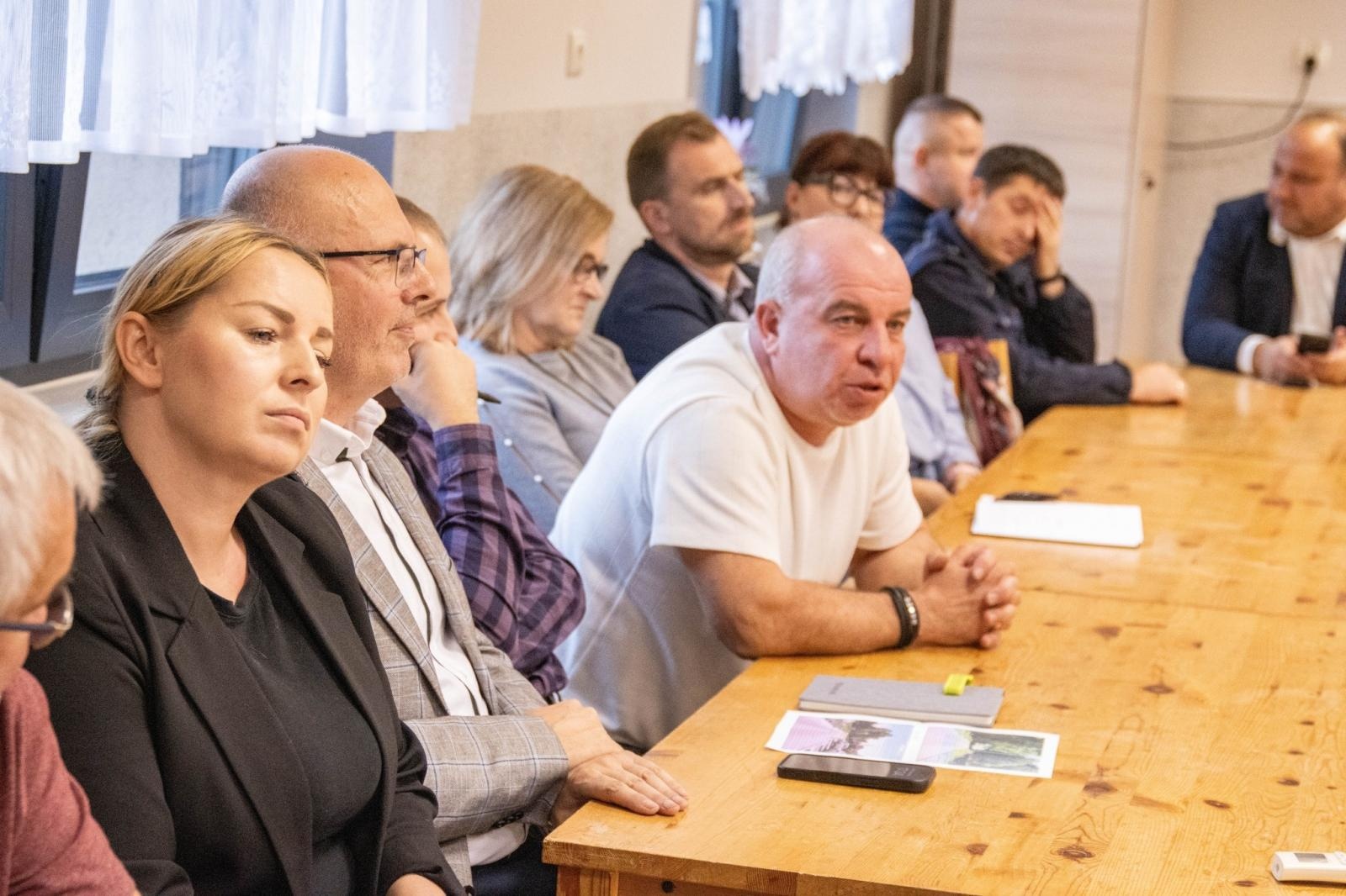 Zdjęcie w galerii na portalu naszwodzislaw.com: Prezydent spotkał się z mieszkańcami Kokoszyc wiadomości z regionu