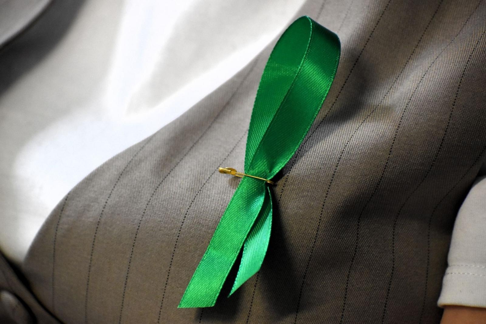 Zdjęcie w galerii na portalu naszwodzislaw.com: Światowy Dzień Zdrowia Psychicznego. Pracownicy starostwa dołączyli do obchodów wiadomości z regionu