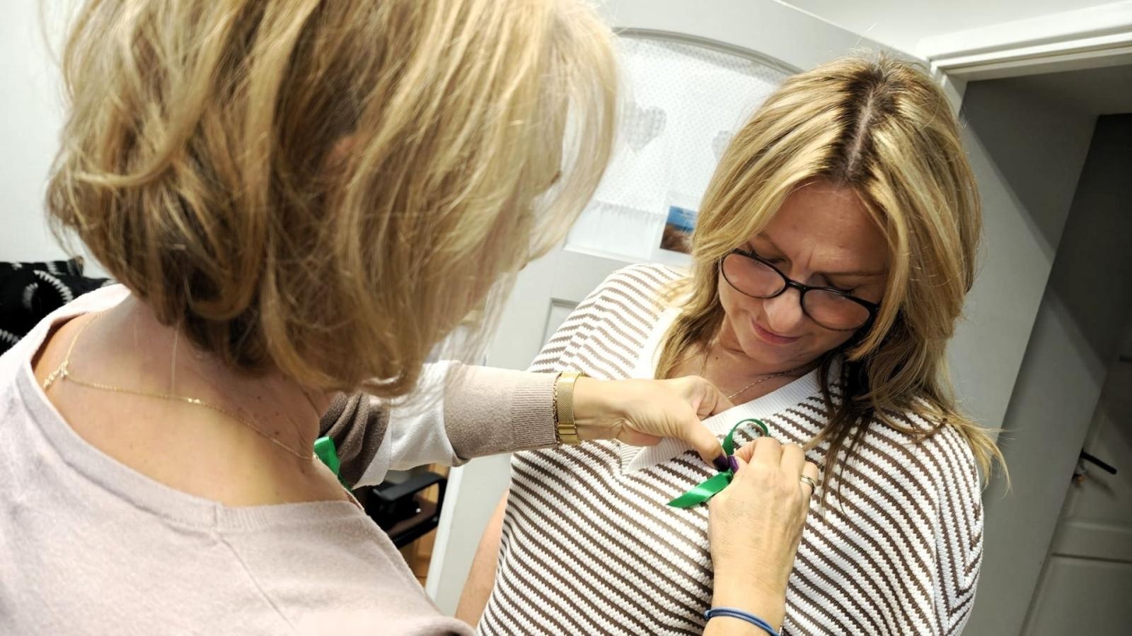 Zdjęcie w galerii na portalu naszwodzislaw.com: Światowy Dzień Zdrowia Psychicznego. Pracownicy starostwa dołączyli do obchodów wiadomości z regionu