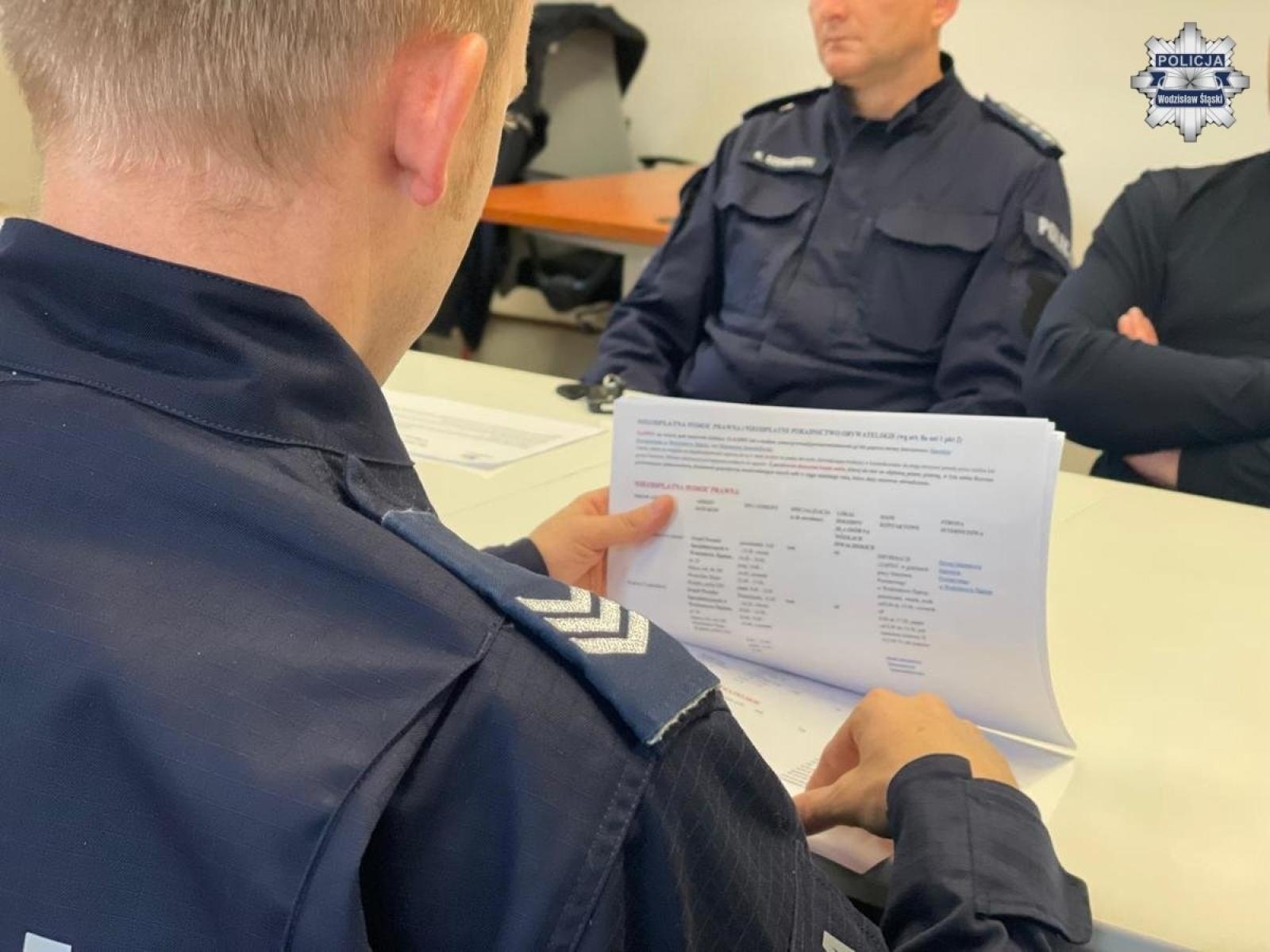 Zdjęcie w galerii na portalu naszwodzislaw.com: Wodzisławscy dzielnicowi szkolili się w Specjalistycznym Ośrodku Wsparcia dla Osób Doznających Przemocy Domowej wiadomości z regionu