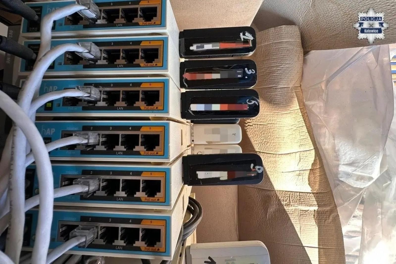 Zdjęcie w galerii na portalu naszwodzislaw.com: Zatrzymany haker z Ukrainy łamał hasła i wyłudzał pieniądze metodą na BLIK wiadomości z regionu