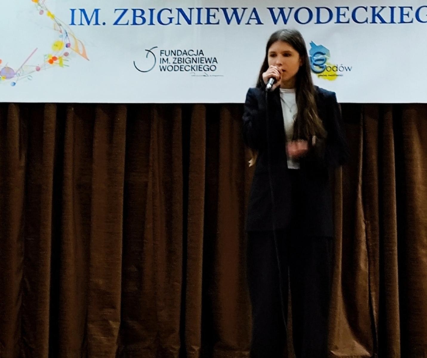 Zdjęcie w galerii na portalu naszwodzislaw.com: I Powiatowy Konkurs Piosenki im. Zbigniewa Wodeckiego w Skrzyszowie wiadomości z regionu