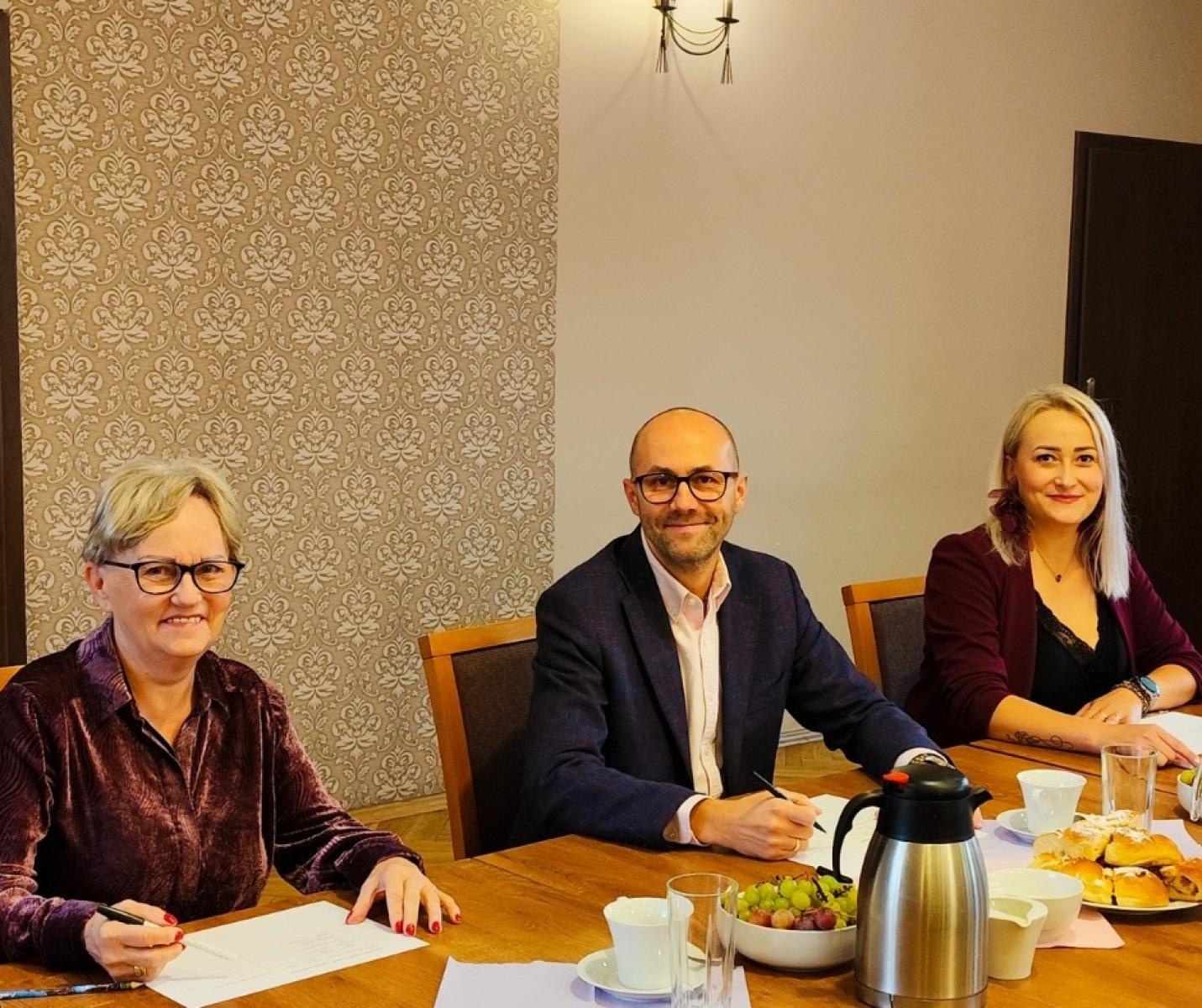 Zdjęcie w galerii na portalu naszwodzislaw.com: I Powiatowy Konkurs Piosenki im. Zbigniewa Wodeckiego w Skrzyszowie wiadomości z regionu