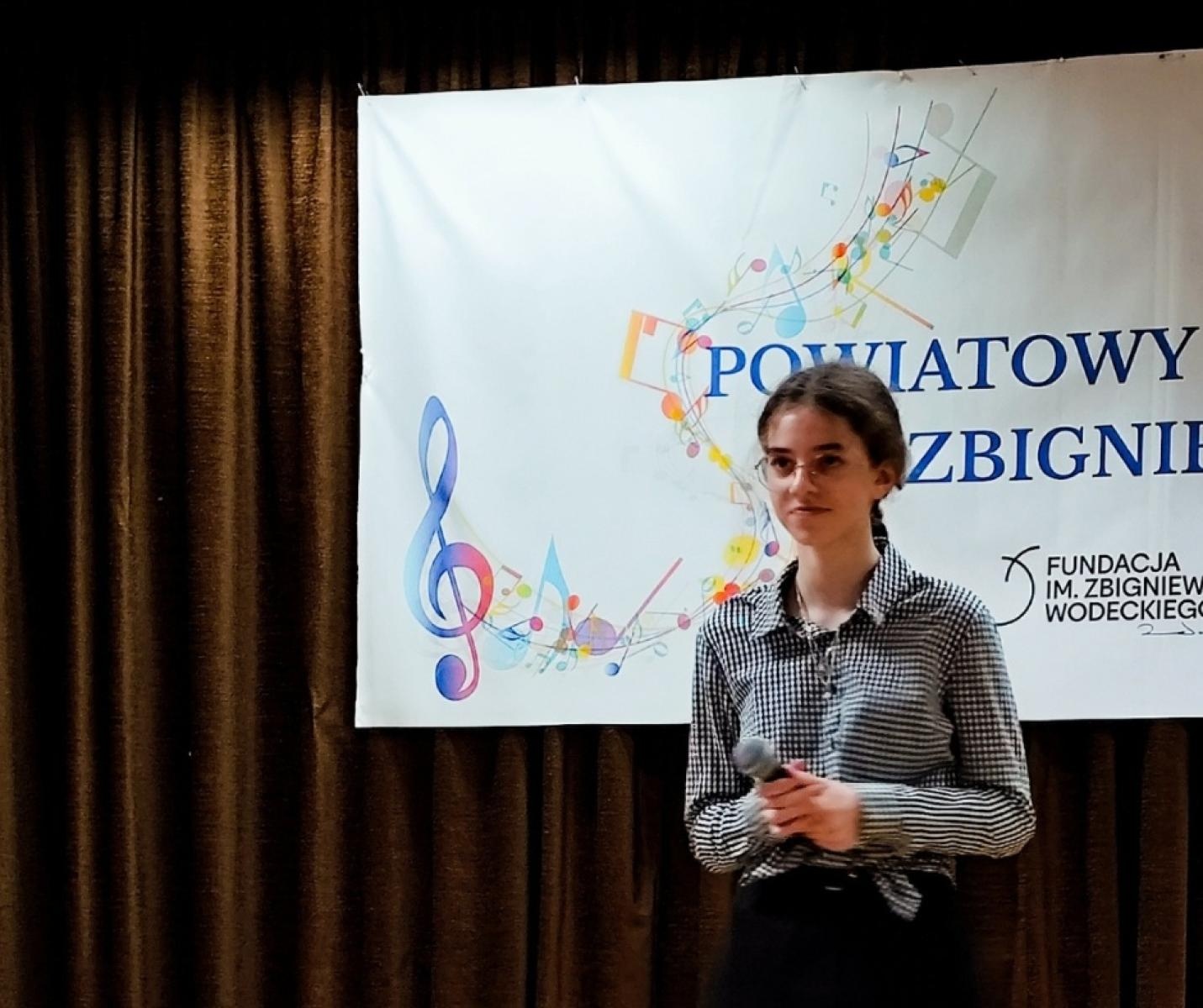 Zdjęcie w galerii na portalu naszwodzislaw.com: I Powiatowy Konkurs Piosenki im. Zbigniewa Wodeckiego w Skrzyszowie wiadomości z regionu