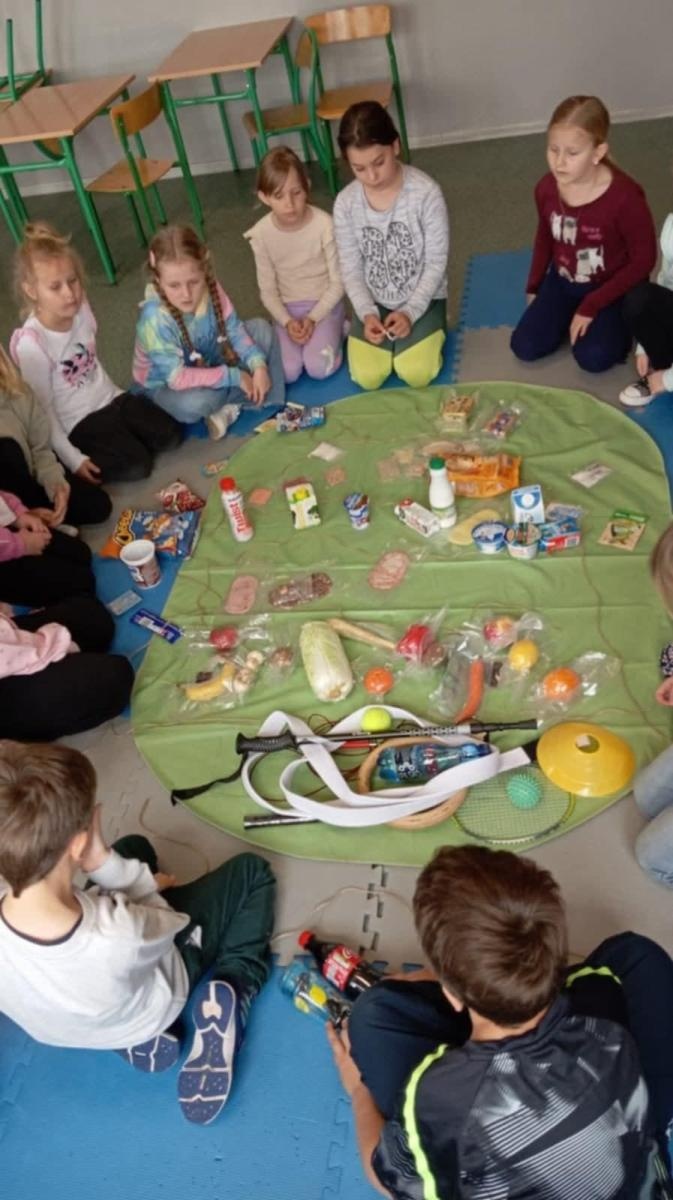 Zdjęcie w galerii na portalu naszwodzislaw.com: Dobry nawyk prowadzi do zdrowia. Edukacja żywieniowa dla najmłodszych wiadomości z regionu