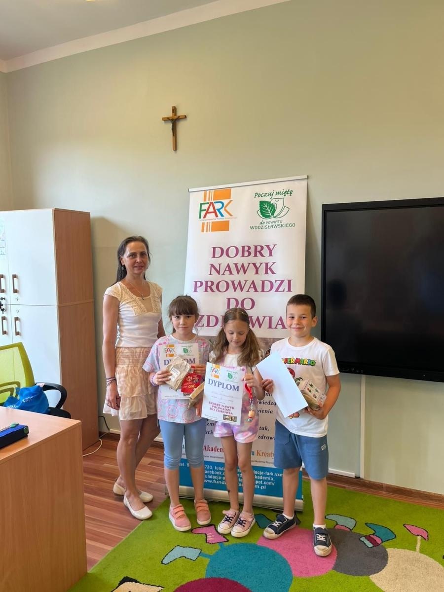 Zdjęcie w galerii na portalu naszwodzislaw.com: Dobry nawyk prowadzi do zdrowia. Edukacja żywieniowa dla najmłodszych wiadomości z regionu