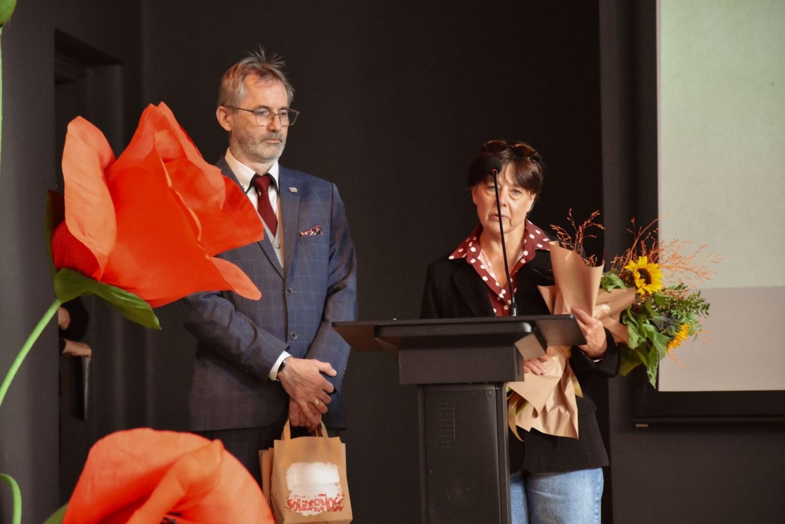 Zdjęcie w galerii na portalu naszwodzislaw.com: Powiatowe Obchody Dnia Edukacji Narodowej [FOTO] wiadomości z regionu