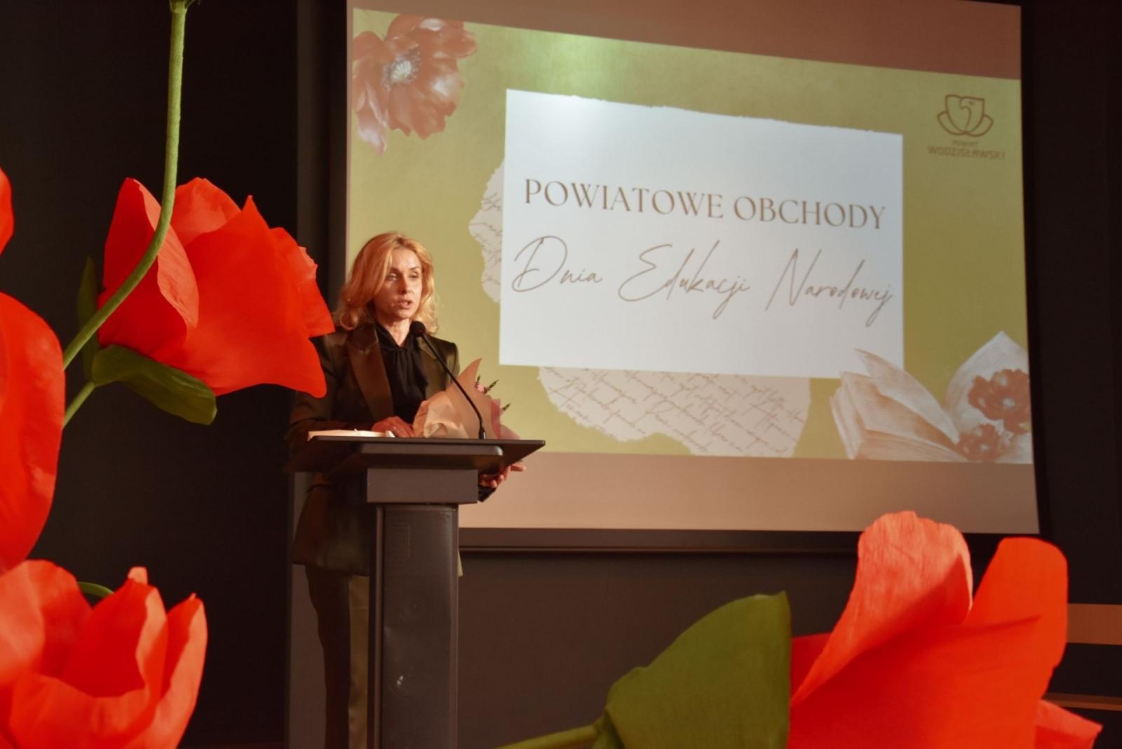 Zdjęcie w galerii na portalu naszwodzislaw.com: Powiatowe Obchody Dnia Edukacji Narodowej [FOTO] wiadomości z regionu